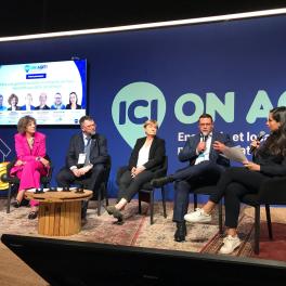 Photo table ronde Ici on agit